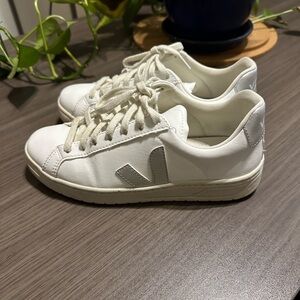 Gently used Veja sneakers. US size 6 (EUR 37).